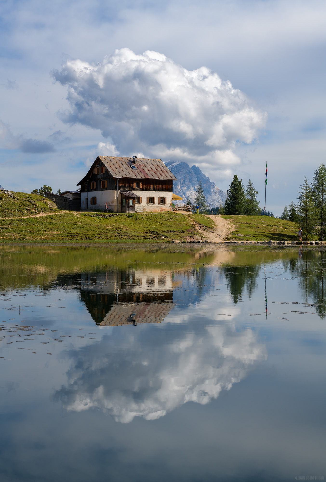 Croda da Lago Refuge