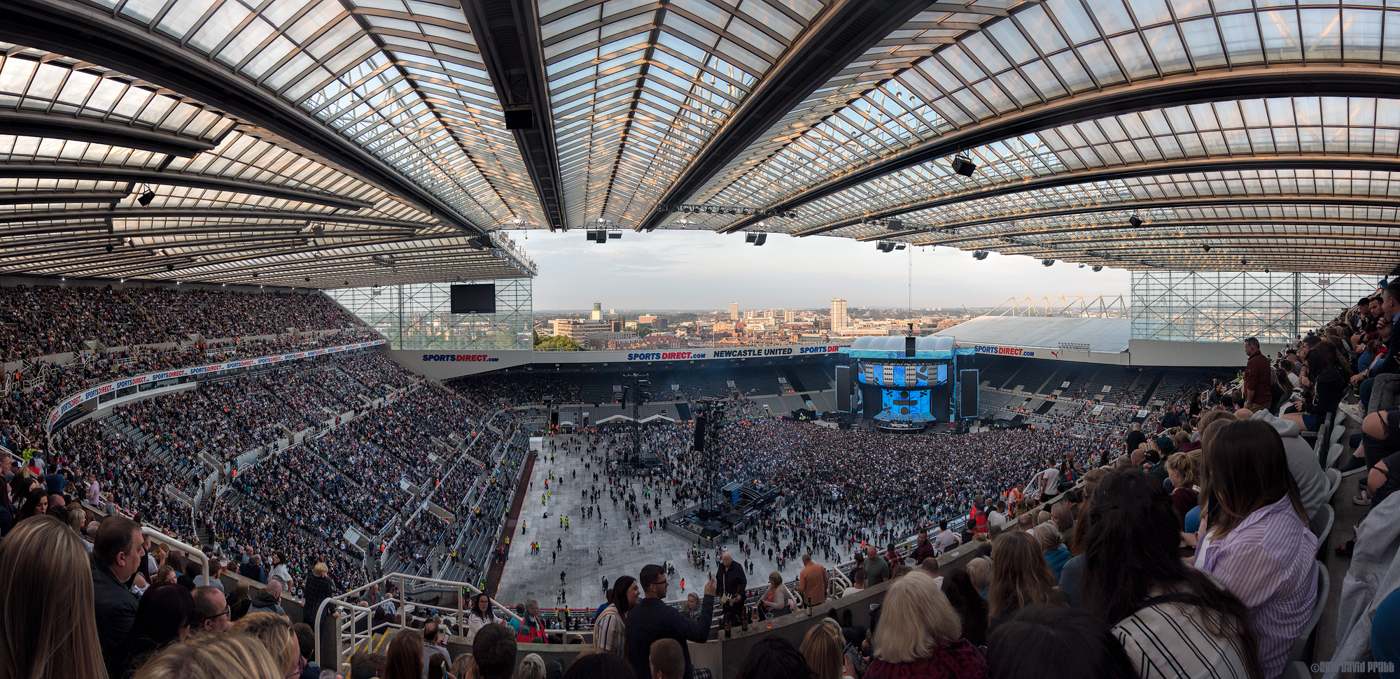 Waiting For Ed Sheeran In St James' Park