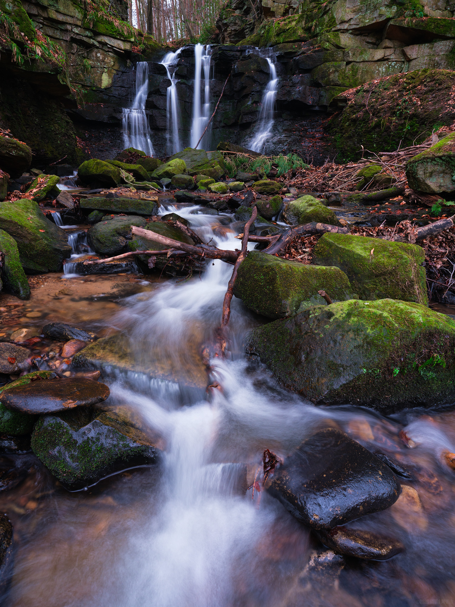 Threading Through The Clutter